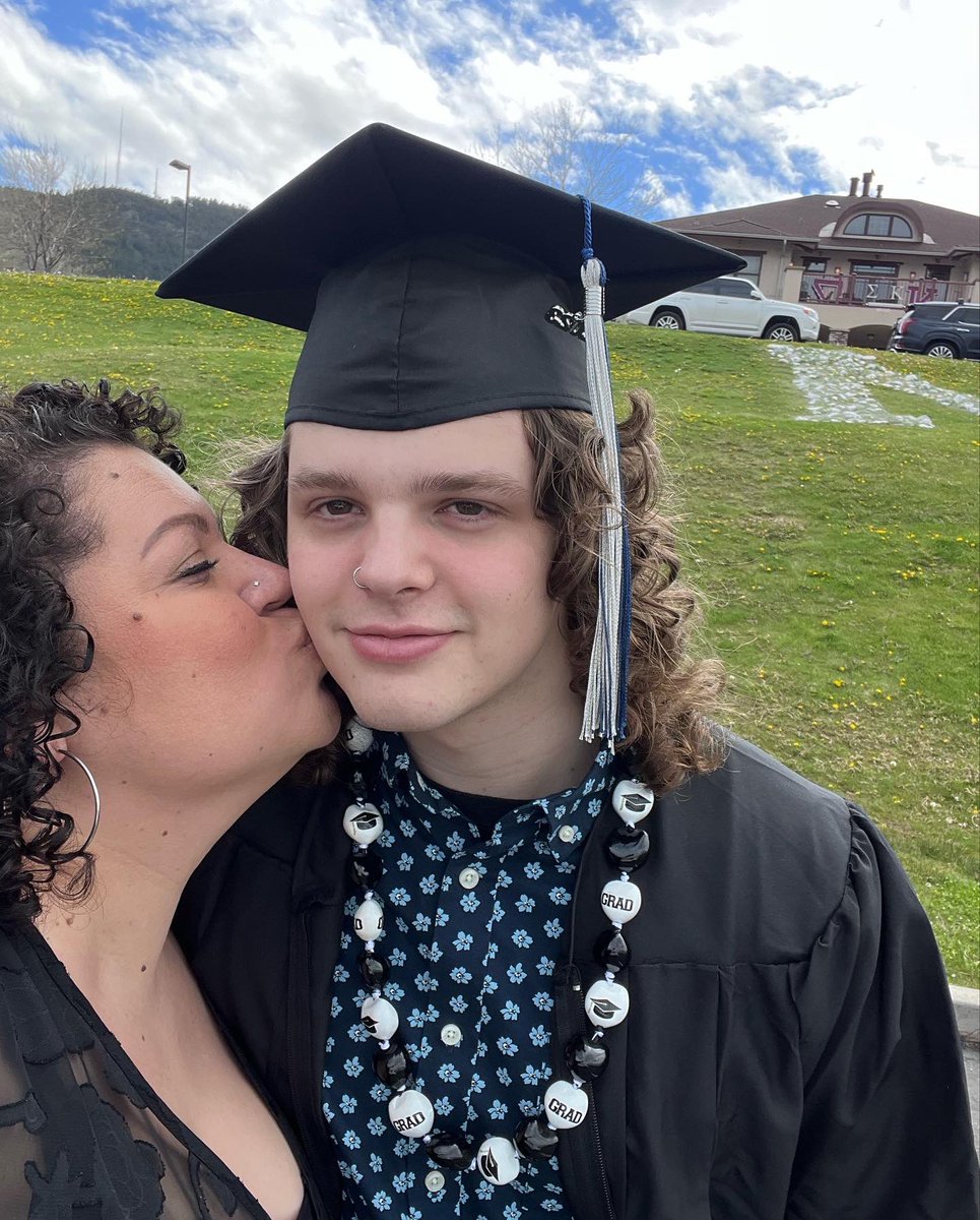 CherieAmours's tweet photo. Colorado School of Mines
Class of 2023
I lost it when I saw the message he chose for his picture on the Jumbotron. Iโm a proud mama. ๐ญโค๏ธ๐
#FirstGenerationCollegeGraduate
#HelluvaEngineer
#SiSePuede https://t.co/25EyQNnBWY