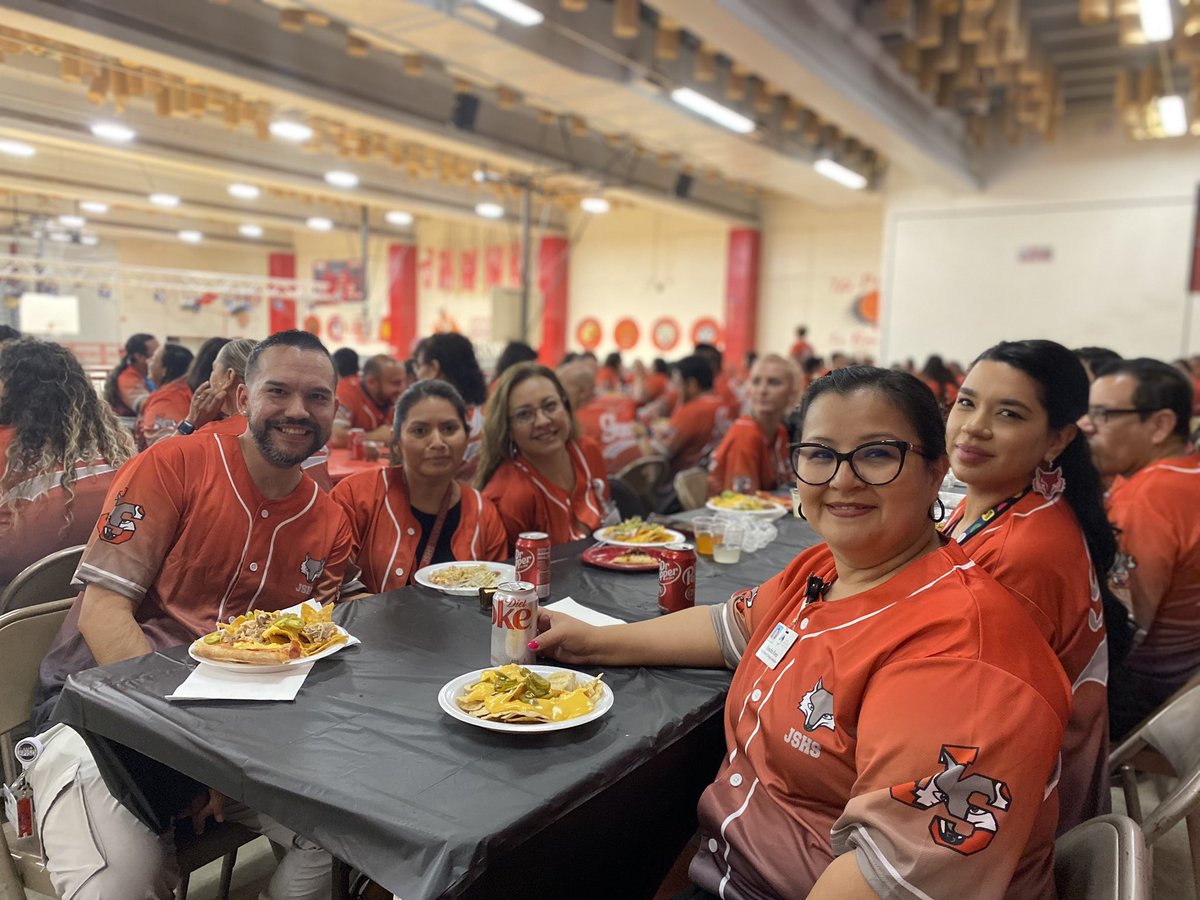 Sandra Perez (@sandbugperez) on Twitter photo I surround myself with smart, funny, cool kids 😎. Love my peeps! Teacher luncheon=success! <a href="/jshsEspino/">Sonia Espino</a> <a href="/JSHSMpinela/">Maribel L Pinela</a> <a href="/bt79912/">Bonnie Trevino</a> <a href="/JeffSilvaHS/">Jefferson & Silva High Schools</a> I surround myself with smart, funny, cool kids 😎. Love my peeps! Teacher luncheon=success! <a href="/jshsEspino/">Sonia Espino</a> <a href="/JSHSMpinela/">Maribel L Pinela</a> <a href="/bt79912/">Bonnie Trevino</a> <a href="/JeffSilvaHS/">Jefferson & Silva High Schools</a>