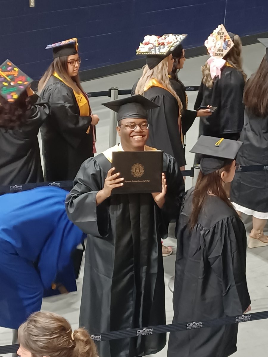 APLTADAMS's tweet photo. Congratulations to my baby who received his Associates in Simulation and Game Development. I’m so proud of you Mark! @CumberlandPoly @FAYTECHCC @BarbourChad @mrstmmitchell20 @CCSSuptConnelly https://t.co/0m9936qOJH