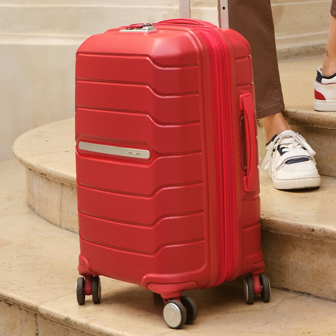 MiSamsonite's tweet photo. #Octolite es fresca y moderna.
Es el equipaje perfecto para las viajeras vanguardistas.

#MiSamsonite #ExpectInnovation #Red #Travel #Elegance https://t.co/oyfE4Fse1l