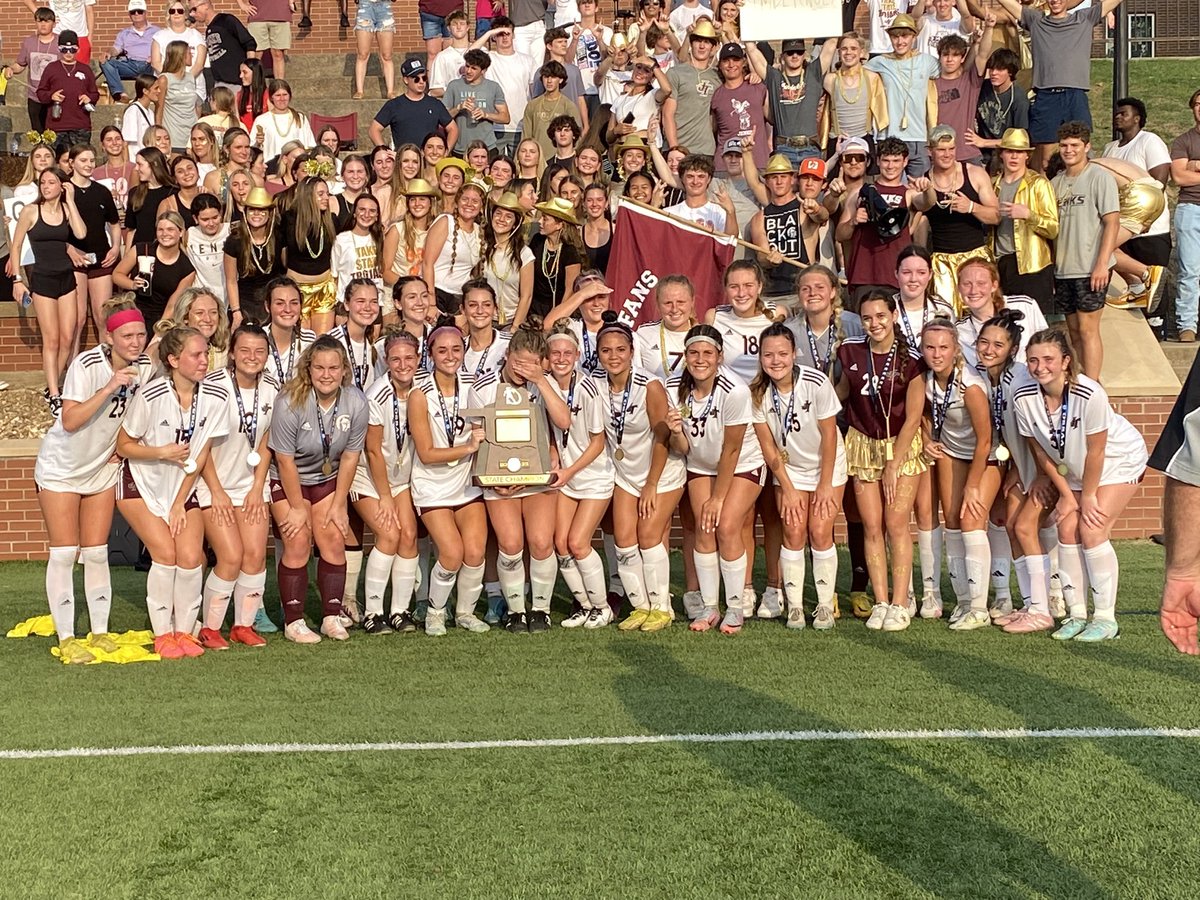 Joshy_Jennings's tweet photo. Final 
Jenks                  2
Norman North 1
Jenks wins its 10th soccer state championship and its first one since 2009. 
@SBLiveOK 
#OKPreps https://t.co/ojs7xEt49m