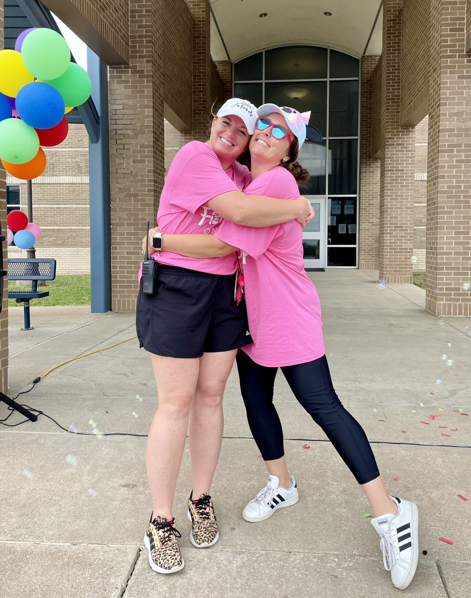 EmilyBynum5's tweet photo. Today we had the MOST MAGICAL FIELD DAY ON EARTH and I still can’t believe it’s my last Field Day with my partner in crime. 🥺💕

Thank you for planning such an amazing day for all of us, Coach Farmer!!! Lillian will never ever be the same without you!!! #AlvaradoExcellence https://t.co/PZIKAn77ru