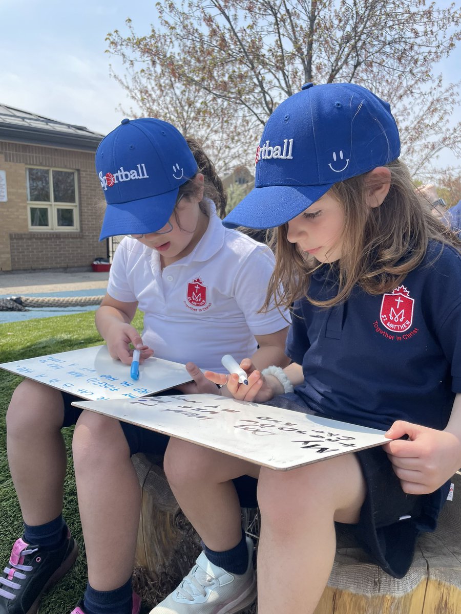Love taking our learning outdoors! ☀️ <a href="/stmattoakville/">St Matthew Oakville</a> #hcdsbk