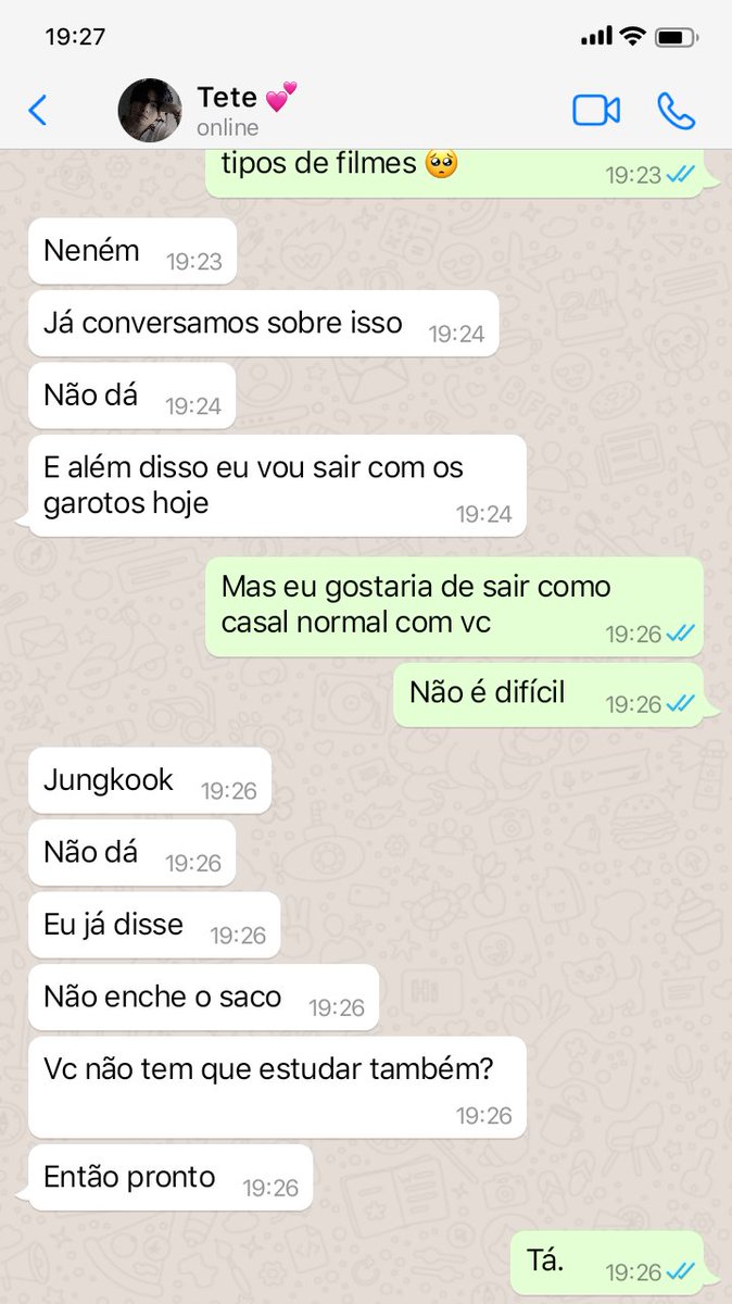 Jiminievant's tweet photo. #taekookau

Jungkook é um nerd da faculdade que era um tanto humilhado pelos populares, vulgo jogadores de futebol americano, o que eles não sabiam é que Taehyung, o Quarterback do time, namorava-o escondido. O tratava bem quando estavam a sós e não o defendia quando ele era + https://t.co/IvF0enfkNi