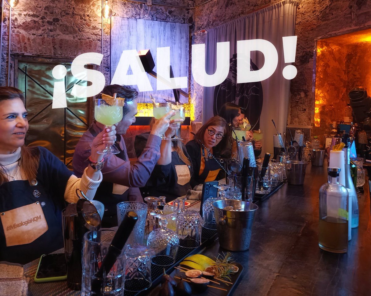 Mixtura_by_hqm's tweet photo. 🥃🍹🍸 Una de las partes que más disfrutamos es cuando terminamos un cóctel y podemos brindar y decir: ¡Salud! 

#SanMigueldeAllende #Guanajuato #México #mixología #MixologíaHQM https://t.co/sEp6hgYV1G