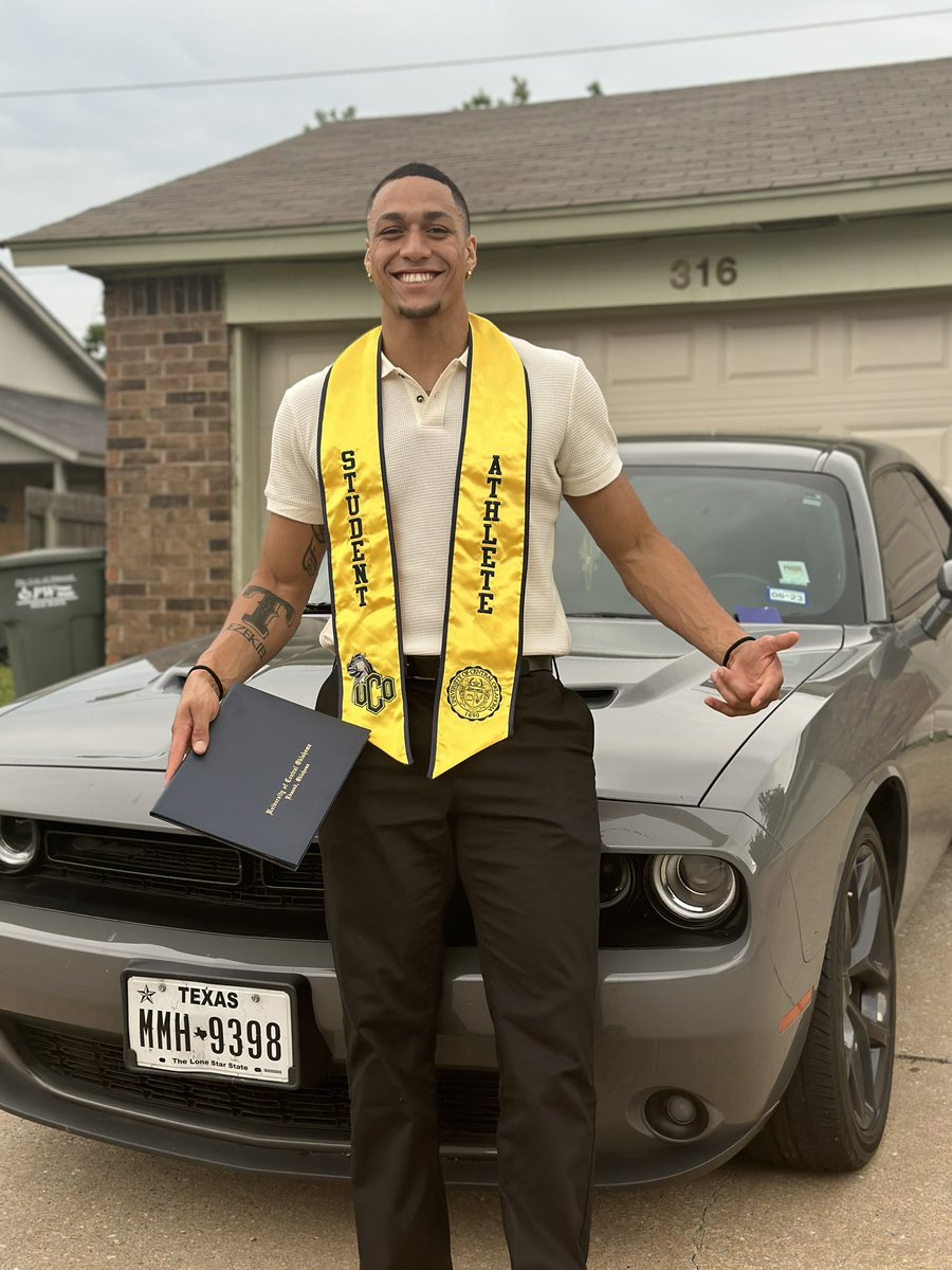 517Fuentes's tweet photo. 🎓✅ https://t.co/avgmdT48fq
