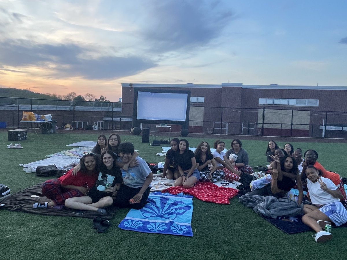 Coach Fucci (@amandafucci1) on Twitter photo Team bonding Movie night on the turf. Great way to end the regular season before playoffs. <a href="/RedRaiderAD/">Hamilton Athletics</a> <a href="/AHHSstudent_gov/">Alexander Hamilton Student Government</a> <a href="/drianna_pena/">Drianna Peña</a> <a href="/jengelhardtAHHS/">Joseph Engelhardt</a> @realeduleader Team bonding Movie night on the turf. Great way to end the regular season before playoffs. <a href="/RedRaiderAD/">Hamilton Athletics</a> <a href="/AHHSstudent_gov/">Alexander Hamilton Student Government</a> <a href="/drianna_pena/">Drianna Peña</a> <a href="/jengelhardtAHHS/">Joseph Engelhardt</a> @realeduleader