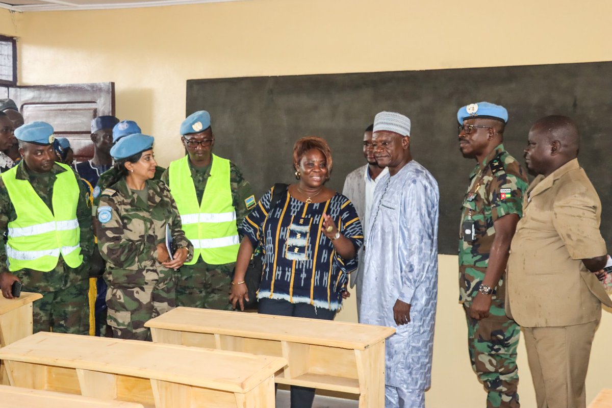 RwandaMoD's tweet photo. Rwandan peacekeepers hand over rehabilitated classrooms in Bangui. https://t.co/za4f6Ldr5R https://t.co/Z1uiCmLblx