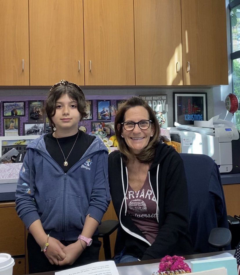 KeppelVAPA's tweet photo. Today we got to enjoy Jasper’s Dress Up Day and announcements made by Kayla in Ms. Vardani’s class. Keep up the good work! @GlendaleUSD #gusdpbis https://t.co/A1lmxhIT5c