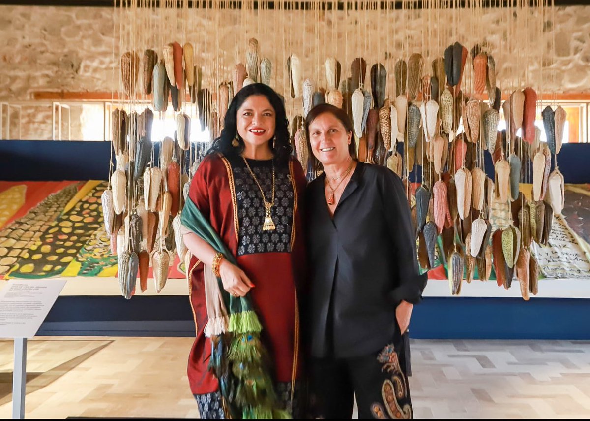 alefrausto's tweet photo. El mejor homenaje a las culturas vivas de México es el respeto y la colaboración.
Gracias, Maria Grazia Chiuri y al equipo de @Dior por compartir ideales y respeto por la comunidad artesanal @OriginalMexico

Original sí, copia no.
Colaboración sí, plagio no. https://t.co/DanrLf1arl
