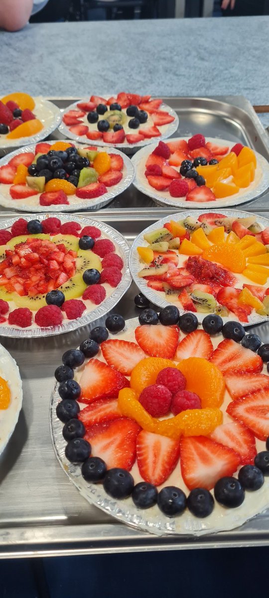 LyndonFood's tweet photo. Year 8 fresh fruit lemon cheesecake. Excellent work well done 👏 @LyndonSchool @Summit_LT @LyndonCareers https://t.co/kTqxYVvoQv