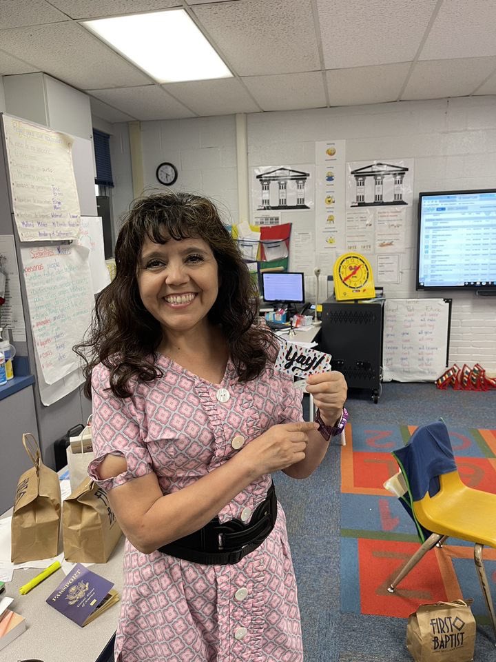 Lamar_MISD's tweet photo. Happy Landing 🛬 

Today, was the last day of our trip at Lamar Elementary School as we celebrated All Educators! We made it back home with stamped passports and wonderful surprises! 
#TeacherAppreciationWeek 
#LamarNation
#FromCrayonsToCareers 
#PioneerPride https://t.co/Hhn0lHOWuQ