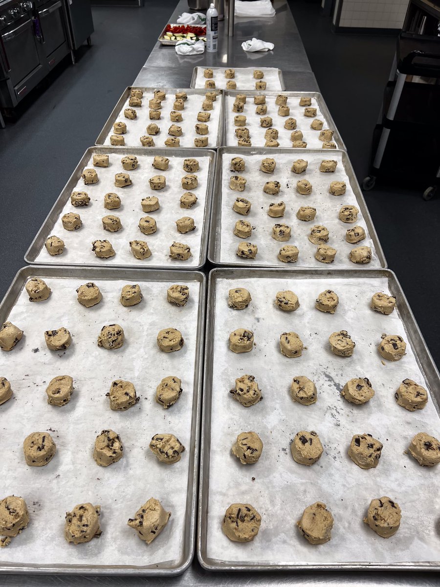 apuliacatering's tweet photo. Baking for #BlackGoldSchool #eips @CityFortSask #Catering in #Edmonton, #SherwoodPark, #Ardrossan, #CityofLeduc #cityfortsask #surroundingareas. @elkislandpublicschools #FortSaskRecDCC #yeg #yegfood #shpkfood #CityofLeduc #sherwoodpark #eips #ShPk #Strathco #ShPkFood #Wedding https://t.co/dzKIVwqkw6