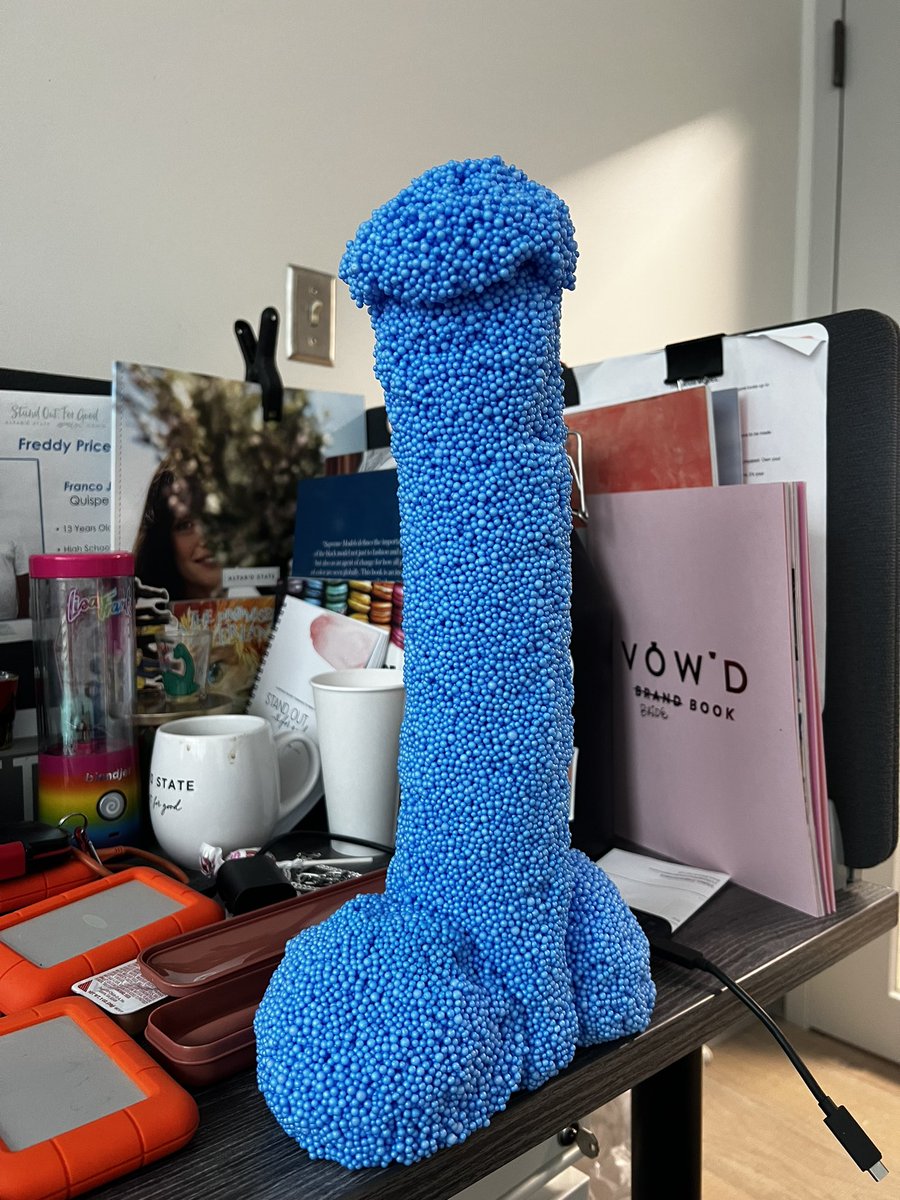 FP_Foto's tweet photo. So my co-worker but this on my desk today, she’s foolish 🤣🤣🤣, it’s made out of floam 🤦🏾♂️ #bigdick #blueballs #toomuch #forwhy #FridaysFinest https://t.co/ltM2J552lB
