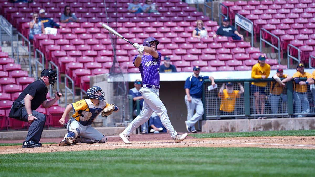 Loras College Duhawks tweet media