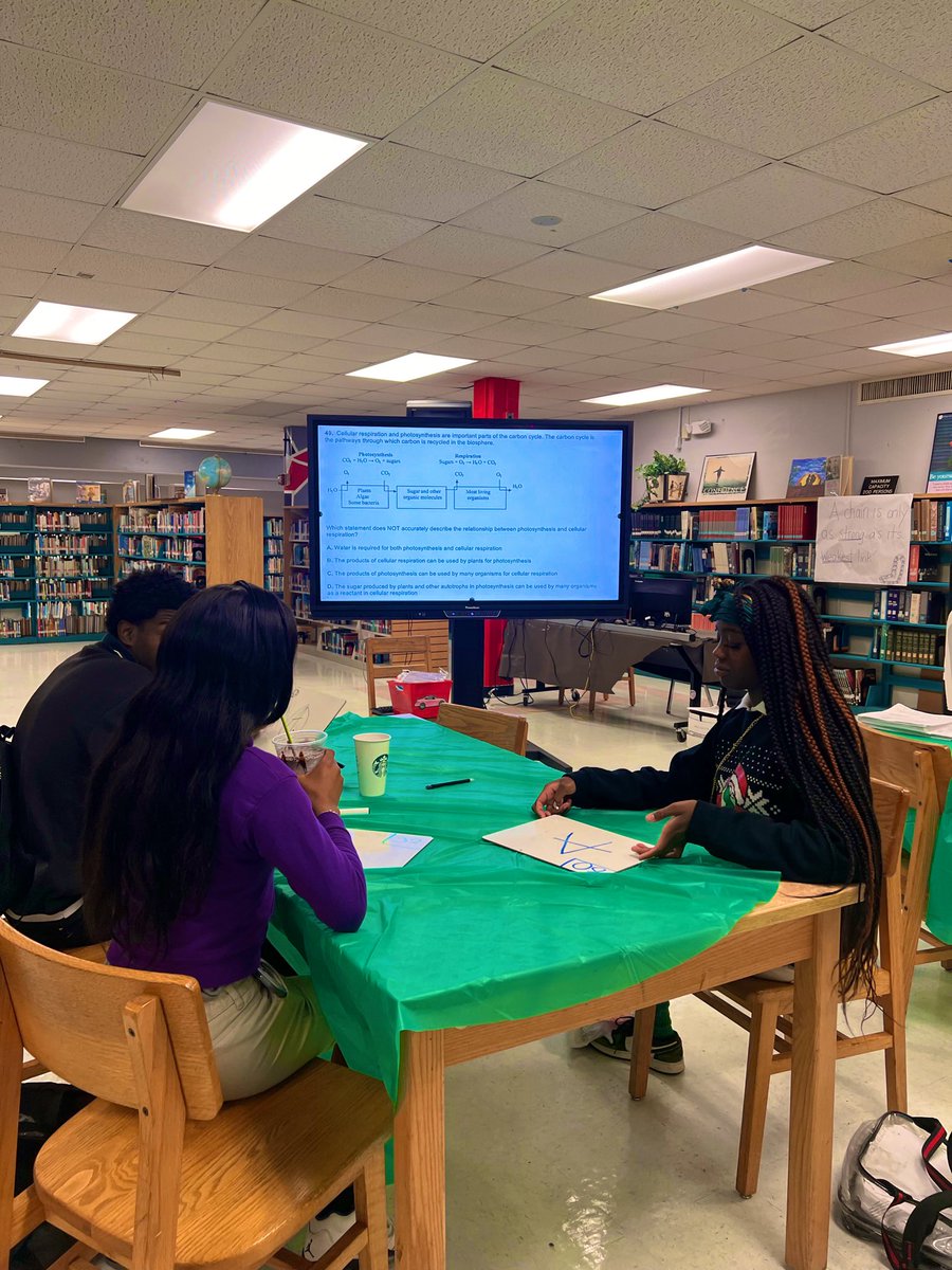csanchez_v's tweet photo. Our @brownsvillems biology falcons visited a Starbucks camp while they completed their study guide and played review games 💚#ETOscience #ALLin @MarcheleTucker https://t.co/sySmXDZvco