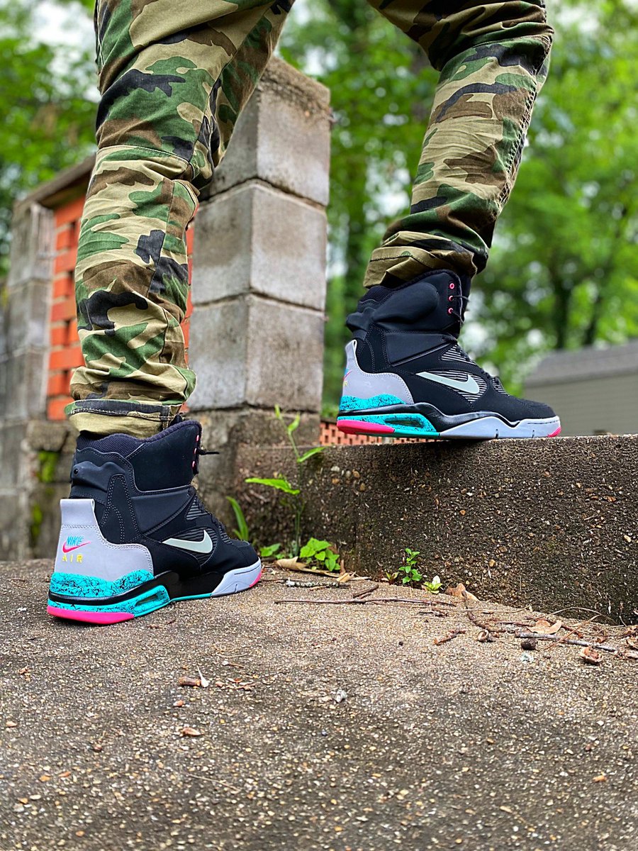 alabamatattoo27's tweet image. Gotta let these breathe a lil more, definitely pullin’ these out again ASAP ‼️@nike can we get a retro, I need a re-up and the “Billy Hoyle’s”‼️🙏🏾🙏🏾🙏🏾 🫡🫡🫡#stuntmanapproved #kotd #NikeCommandforce #snkrskickcheck #snkrsliveheatingup