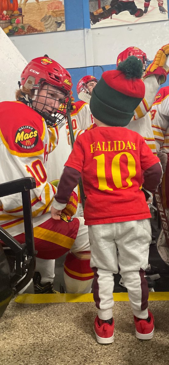 HfxMacs's tweet photo. A Friday night smile courtesy of super fan, Grayson Hunt. (Eric's cousin) https://t.co/zTXYWcJaoq