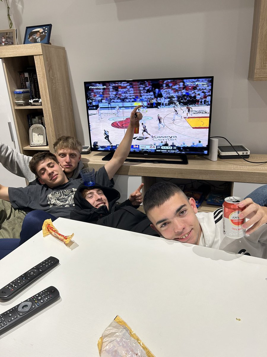 Sergio05485977's tweet photo. Disfrutando de estos playoffs, impresionante lo de Miami!!! #TiempoDePlayoffs https://t.co/PpY7SyOSXe