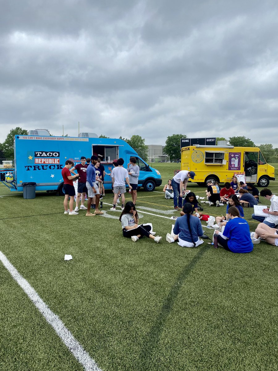 michaelRmoss's tweet photo. Senior Celebration 2023!! We had an amazing day celebrating our seniors! https://t.co/6uRT1DjT7B