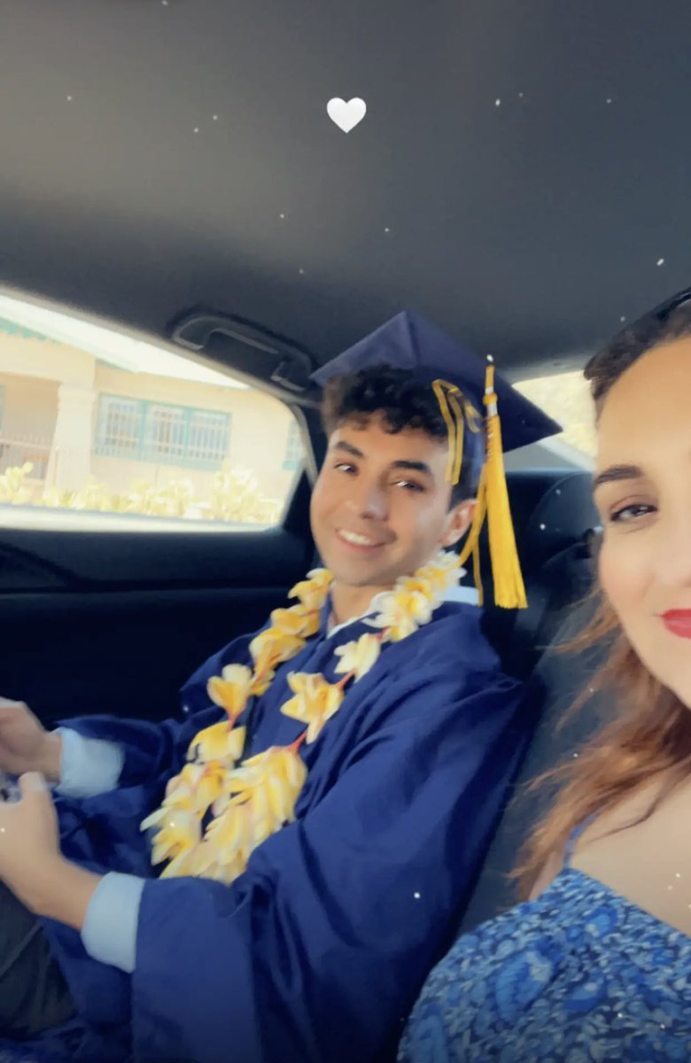 Fernand75508328's tweet photo. #cosgrads2023 https://t.co/CHRwAZJiMq