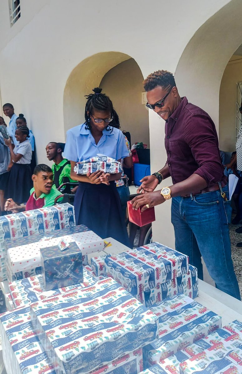 Ren_isRen's tweet photo. Today was perfect for the children. God bless their souls! They are so happy and full of life.
Essentially items they require as gifts.
#PMOK #masonry #fraternity #bros #smib #charity #lovethechildren https://t.co/zoe2FVBAP8
