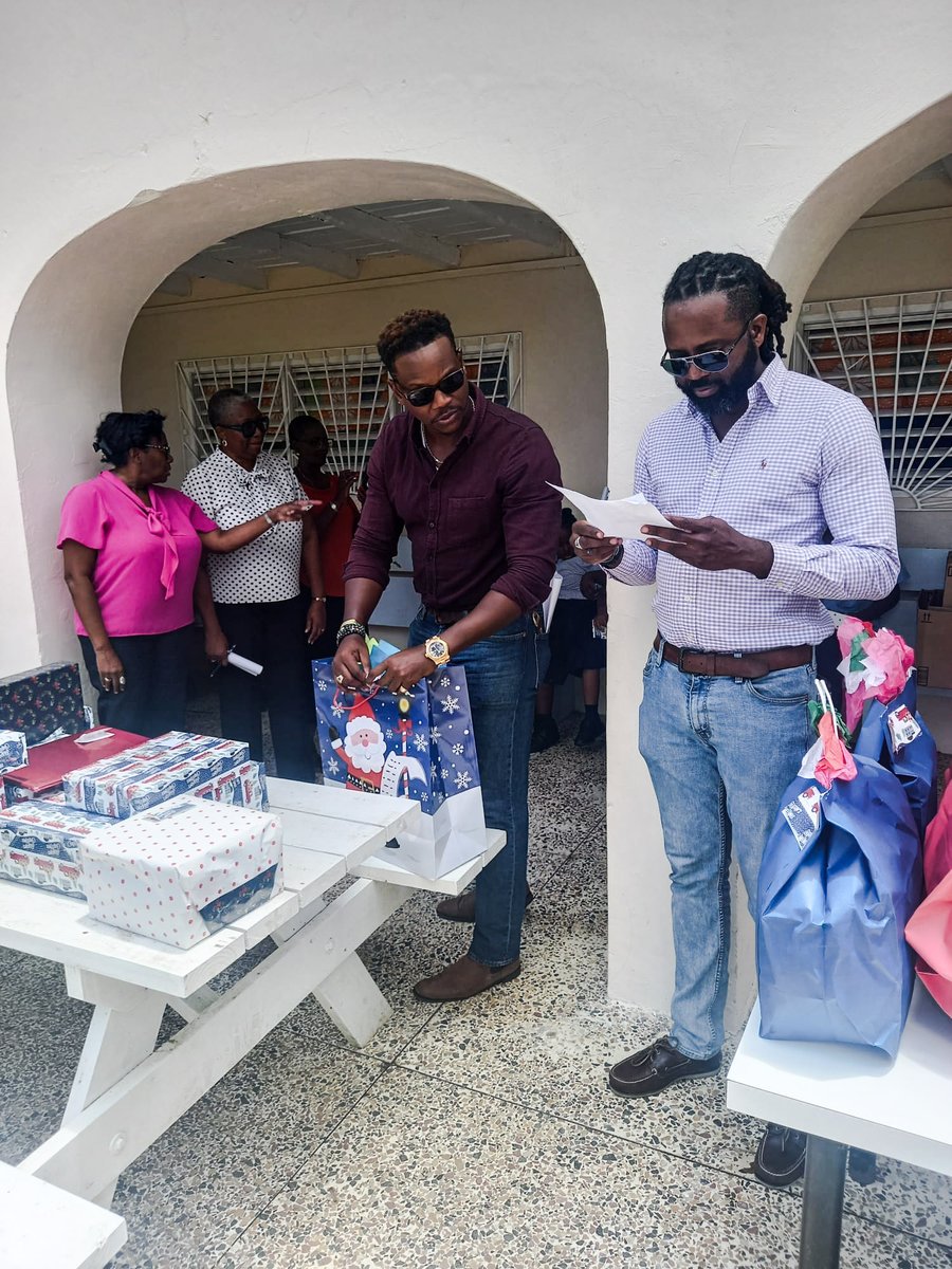 Ren_isRen's tweet photo. Today was perfect for the children. God bless their souls! They are so happy and full of life.
Essentially items they require as gifts.
#PMOK #masonry #fraternity #bros #smib #charity #lovethechildren https://t.co/zoe2FVBAP8
