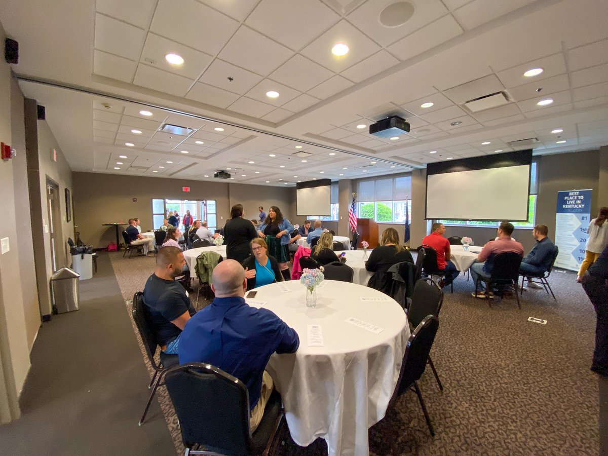 BGYoungPros's tweet photo. RECAP - BGYP 2nd Quarter Lunch and Learn: 

🎙️ Insightful talk by John Cox from @KyChamber
on legislation's impact in Bowling Green. 

🏡 #HabitatforHumanity (BG/WC) shared upcoming volunteer opportunities. 

🙌Thank you @MissionBBQ and
@suitezen for your support! https://t.co/dEgJGEgSpt