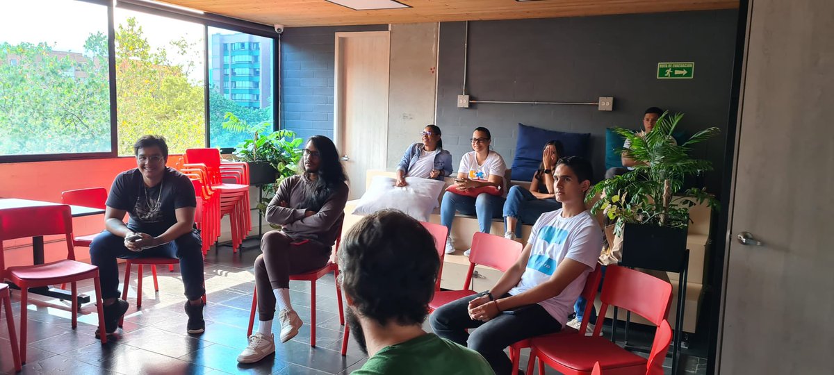 Pyxisportal's tweet photo. Mejor que dos son tres, dice Lali 💅🏻
Este Open viene recargado y sumamos un espacio de intercambio más. Comenzamos la tercera sesión 💪🏻
#PyxisOpenSpace
#20OpenNoSonNada https://t.co/B2fUkT0PZ4