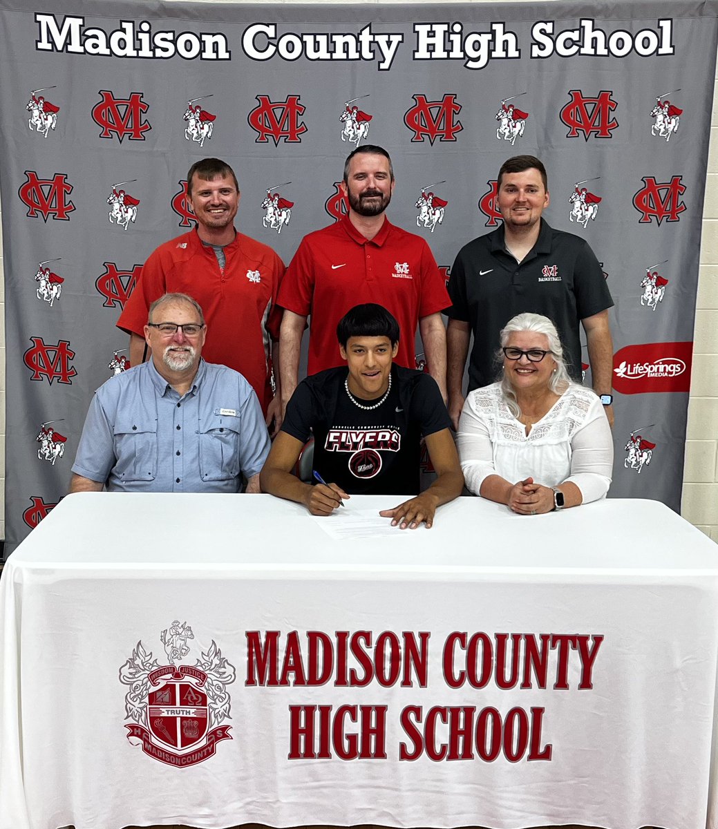 Congratulations to Chris Rhodes <a href="/WhyNot_Chris14/">chris rhodes</a> on signing to play basketball at Sandhills Community College! Huge upside for this young man. We are excited to see how you continue to grow! #GoFlyers #GoRedRaiders 
<a href="/SandhillsFlyers/">Sandhills Athletics</a> <a href="/KyleSandy355/">Kyle Sandy</a> <a href="/RyneDennis/">Ryne Dennis</a>