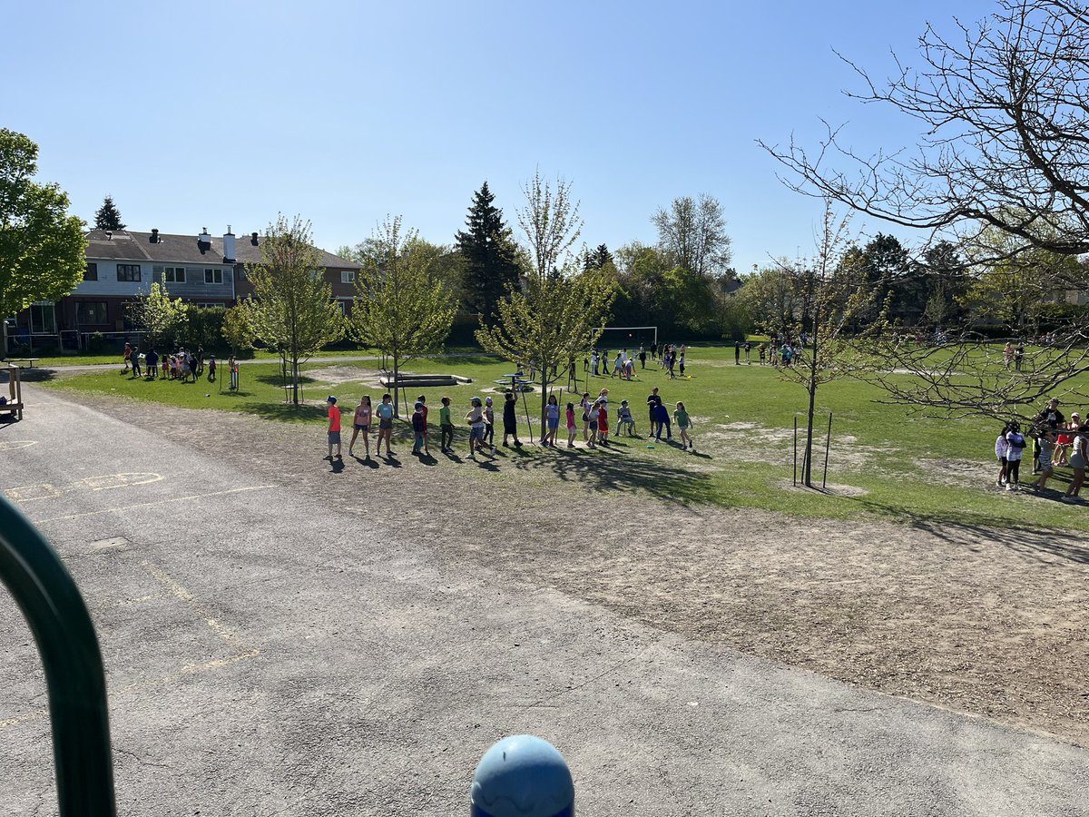 MmeLafrance's tweet photo. STM Grade 6 students did a fantastic job today leading their groups and running their stations at our Jump Rope for Heart fundraising even! So proud of them!! #STMWolfpack https://t.co/V5Q9YqOdED