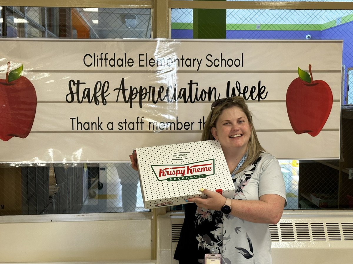 ShacarraTaylor's tweet photo. Whooo! What a week! Thank you to @CliffdaleElem  @TyrellDDavis for celebrating your staff! We appreciate everything you do for us on a daily basis! #TeacherApprecationWeek 🩷🩷 https://t.co/RccFWCM3bx