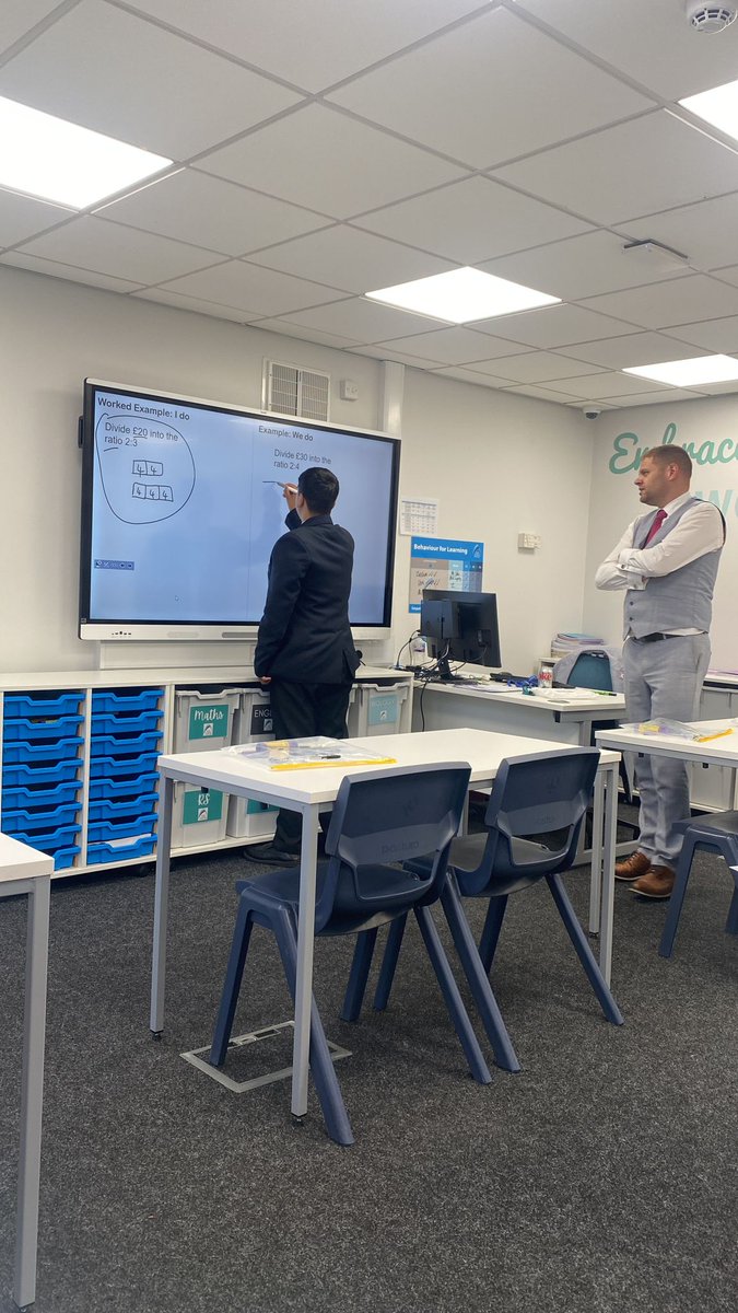 Mr Thomson enjoying his maths lesson from Z! ⬇️ #WeLoveMaths #TACM 💚