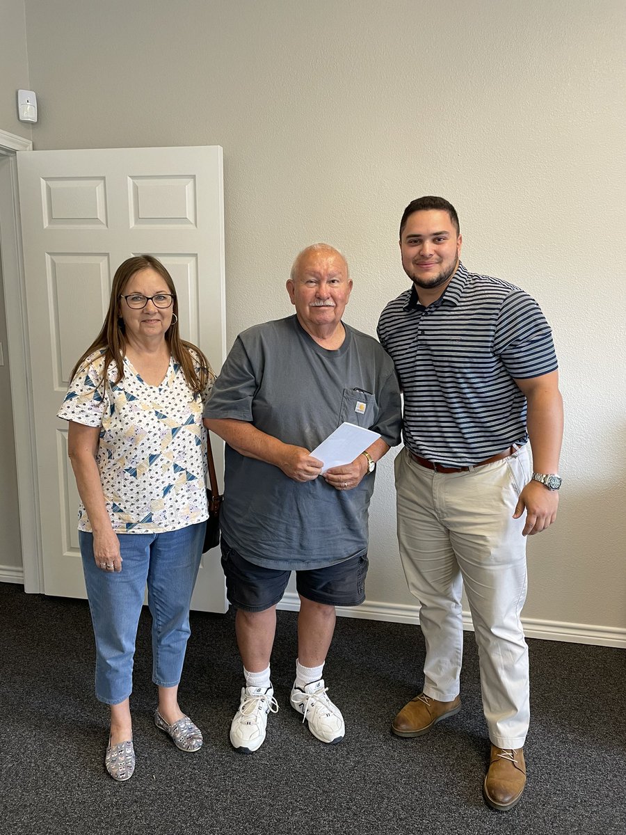 myagentricky's tweet image. We love it when customers stop by our office! Gerald and Linda made sure all of their assets are covered. We love our community! 

#decatur #decaturtx #ourmission #insurance #insuranceagent #insuranceagency #savemoney #local #localbusiness #localinsurancetexas #myagentricky