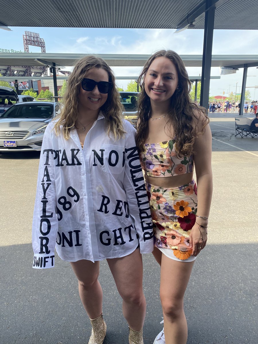 Chrissyrevitt's tweet photo. Waiting outside @LFFStadium for #PhillyTSTheErasTour 💜✨ we’re ready for it!!! @taylornation13 https://t.co/2bDBk3jhgQ