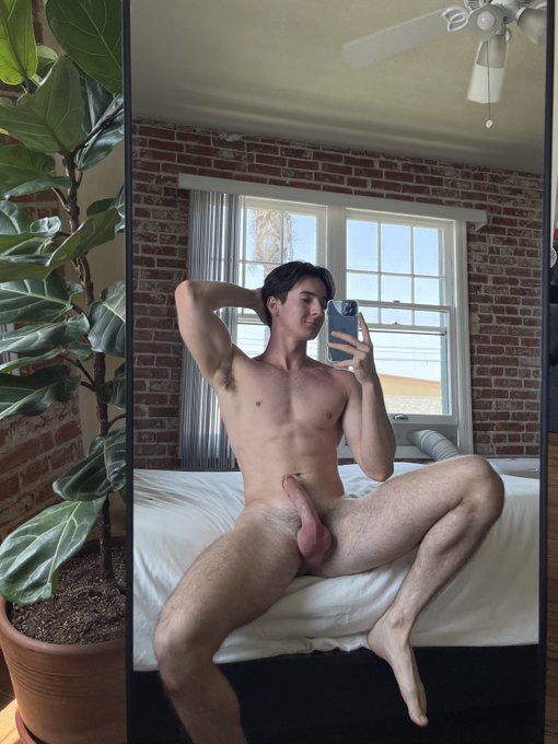 Watch Caleb Manning's leaked NSFW photo on TwXstars