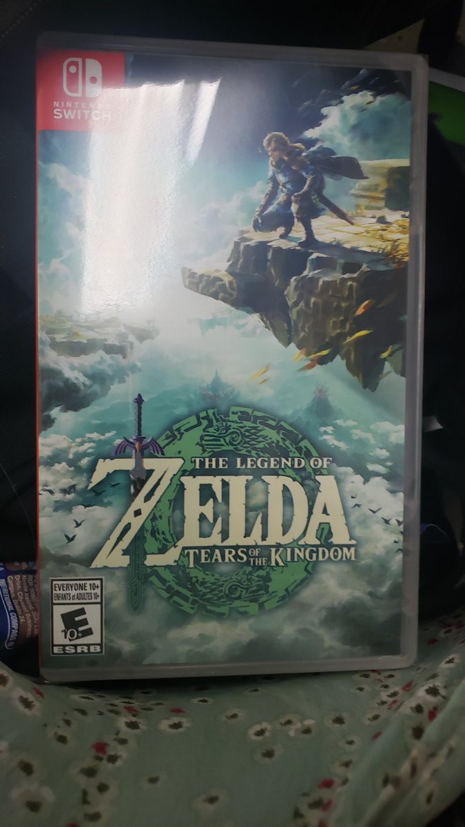 Contaminatedbee's tweet image. LETS GO B I T C H E S