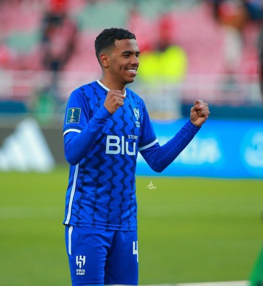 ضع لايك اذا تراه نجم ساطع وله مستقبل كبير