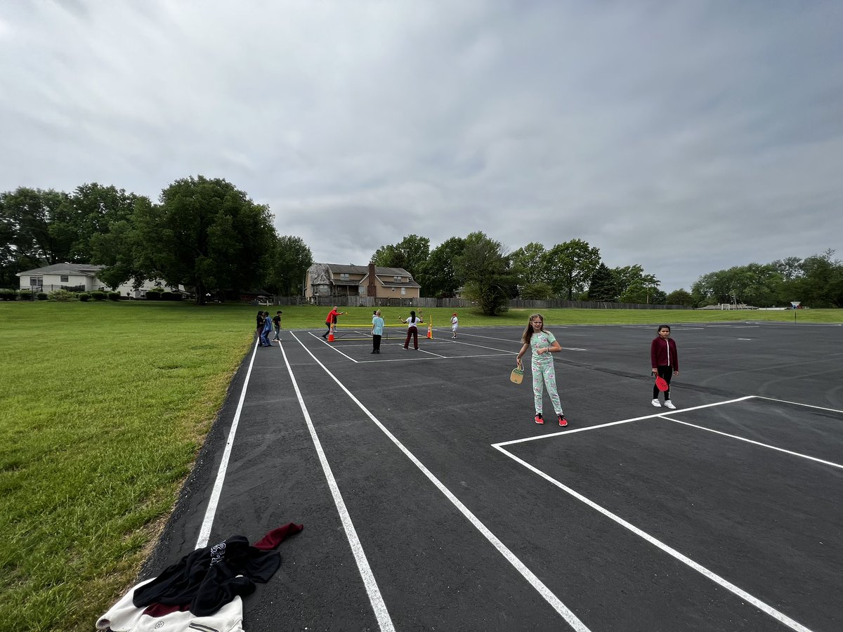 ms_enright's tweet image. Pickleball theme this week was spent capping it off with a pickleball tutorial. Luckily we had some help from a pretty good player. #3TEpride #ISDstrong #ISD5thgrade