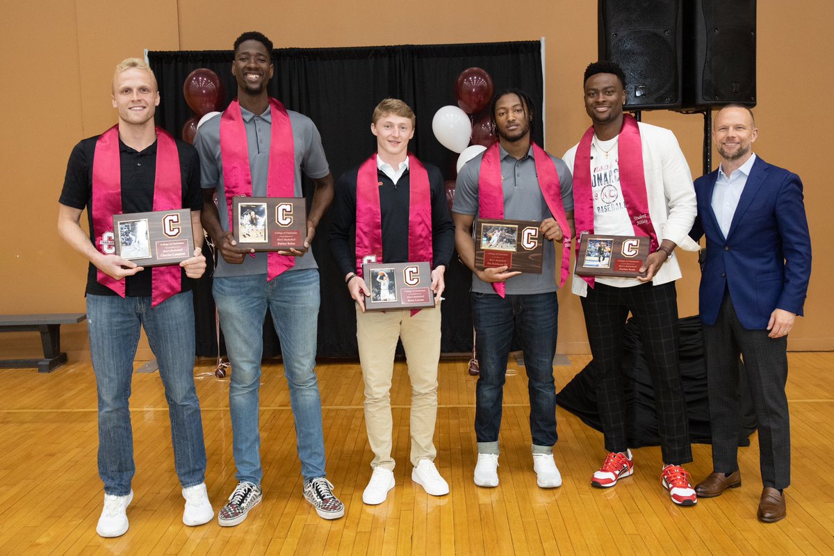 We had a great time celebrating our graduates at this morning’s Senior Brunch 🎓

#OurCity 🌴🏀