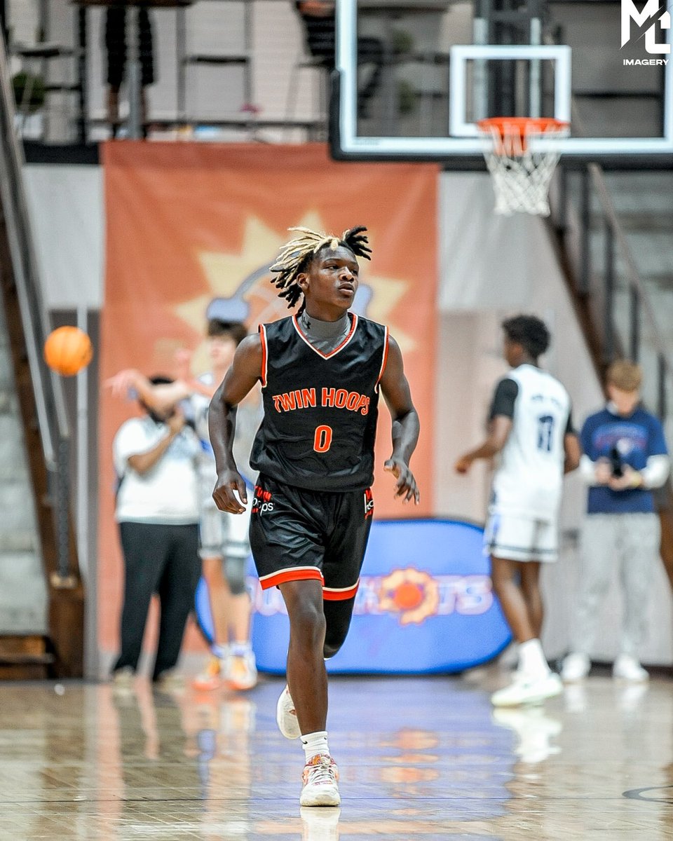 2026 PG JAKOLBI TAYLOR has been a bucket getter for <a href="/TWINHoop/">TWIN Hoops® Bball</a> 15U. Averaged 17 ppg at #BIGSHOTS #RockTheRock <a href="/PaulBiancardi/">Paul Biancardi</a> <a href="/jakolbiright/">Jakolbi Taylor</a>