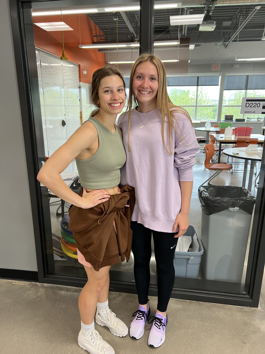 dmpeachy's tweet photo. Hiatus Amazing Race #solonstrong second place https://t.co/tQLjicFfqK