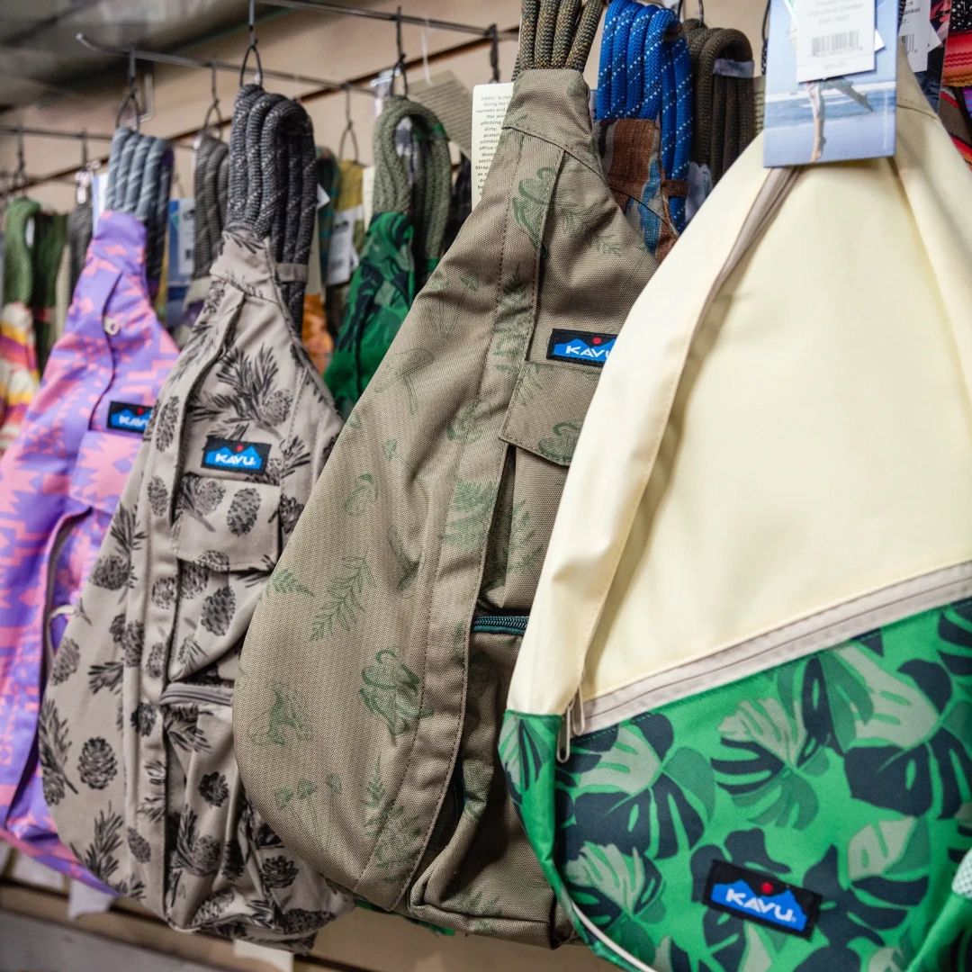Jonathans733's tweet photo. Forget to bring a good bag to the Great Smoky Mountains? We've got you covered. 😉 #JonathansTheBearNecessities https://t.co/y9B5cPslPP