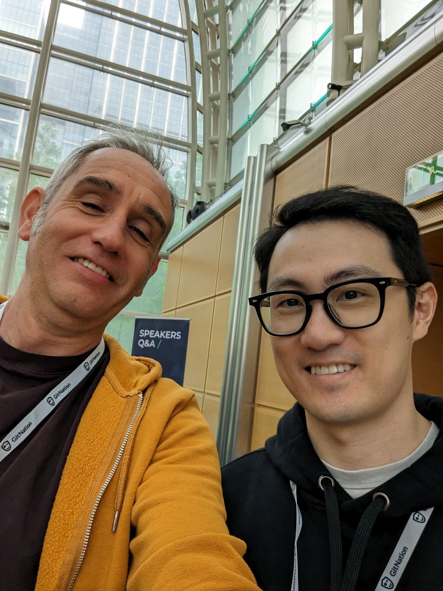 Great to meet Evan You @youyuxi at #VueJSLive today!