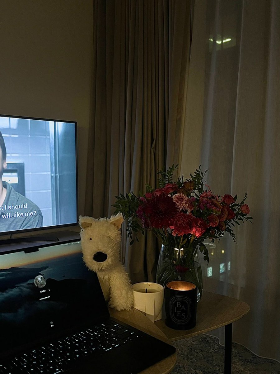 Lie down on the sofa after a shower. Watch a film to relax yourself. Enjoy the upcoming weekend.