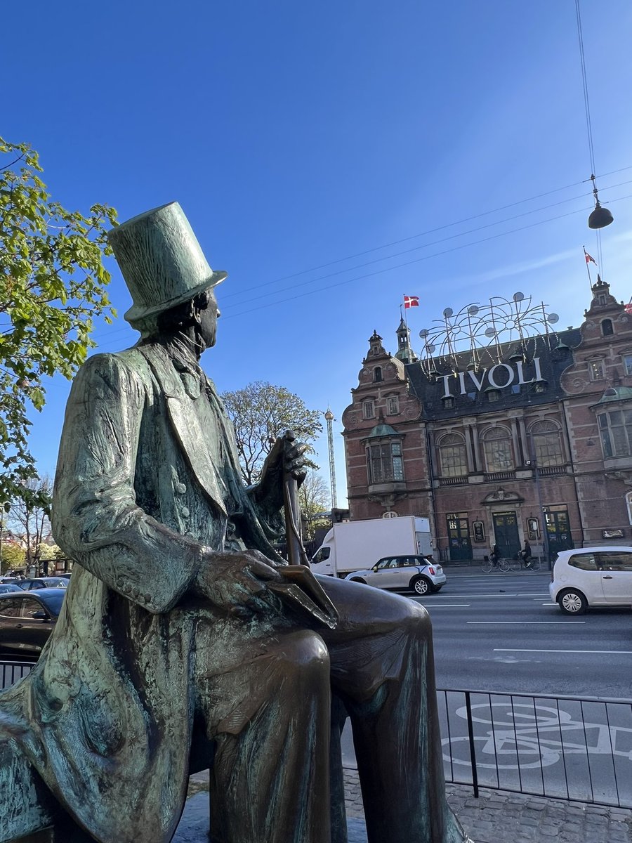 anneke_vdw's tweet image. Fantastic catching up with friends &amp;amp;colleagues from the #BigMS data registries. Collectively, we manage ~300,000 patient records. “Harmonise the people, harmonise the data” @melindamagyari @dhorakova @TrojanoMaria @JiDrahota @VukusicS @MSBase_Registry @janhillert and many more!