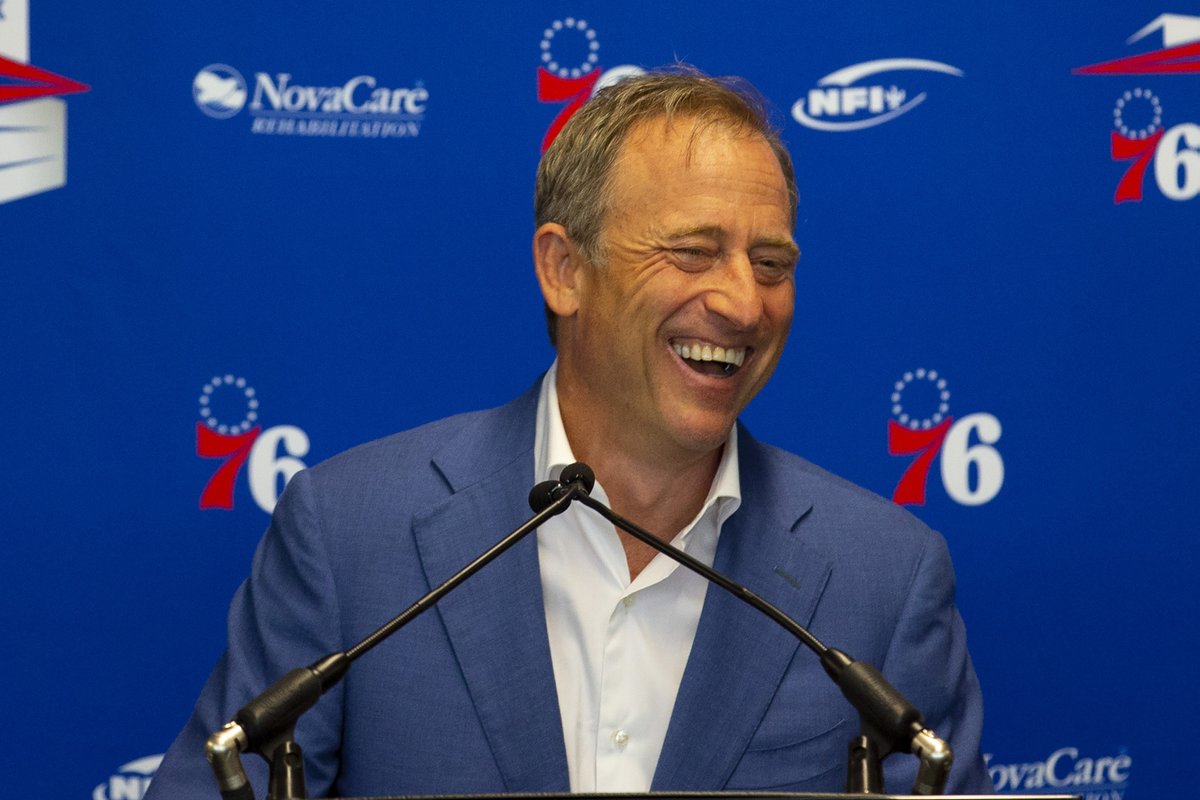 BleacherReport's tweet photo. Josh Harris' ownership group, including Magic Johnson, agree to buy the Washington Commanders from Snyder family

Harris also has majority ownership of the 76ers https://t.co/SGorLGX4g2