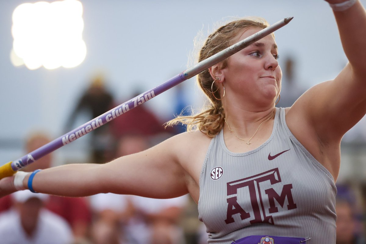 aggietfxc's tweet photo. Aggie women in the lead 👀

Going into day two’s running events, the women hold the top spot in the team standings with 28 points👍

Lianna Davidson (Jav) - 10 points
Joniar Thomas (Hept) - 8 points
Katelyn Fairchild (Jav) - 6 points
Maddie Livingston (10,000m) - 4 points

#GigEm https://t.co/NU8lLGKyYF