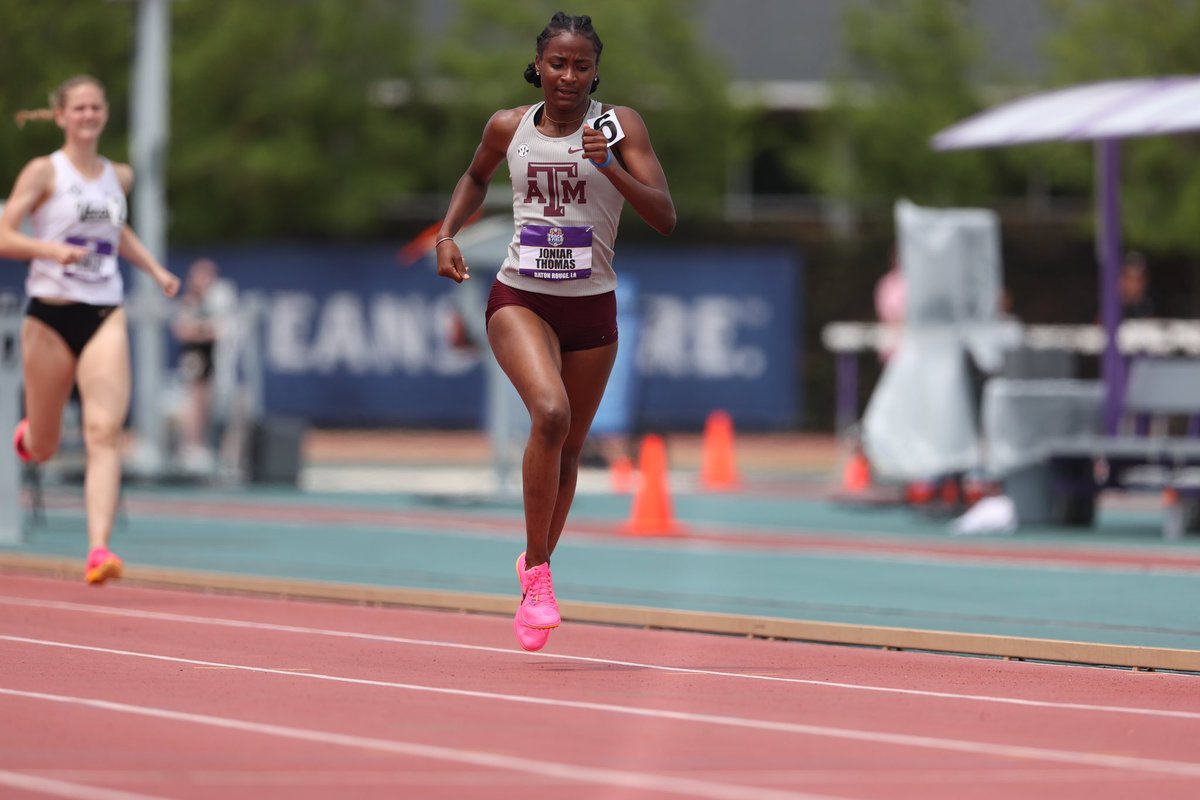 aggietfxc's tweet photo. Aggie women in the lead 👀

Going into day two’s running events, the women hold the top spot in the team standings with 28 points👍

Lianna Davidson (Jav) - 10 points
Joniar Thomas (Hept) - 8 points
Katelyn Fairchild (Jav) - 6 points
Maddie Livingston (10,000m) - 4 points

#GigEm https://t.co/NU8lLGKyYF