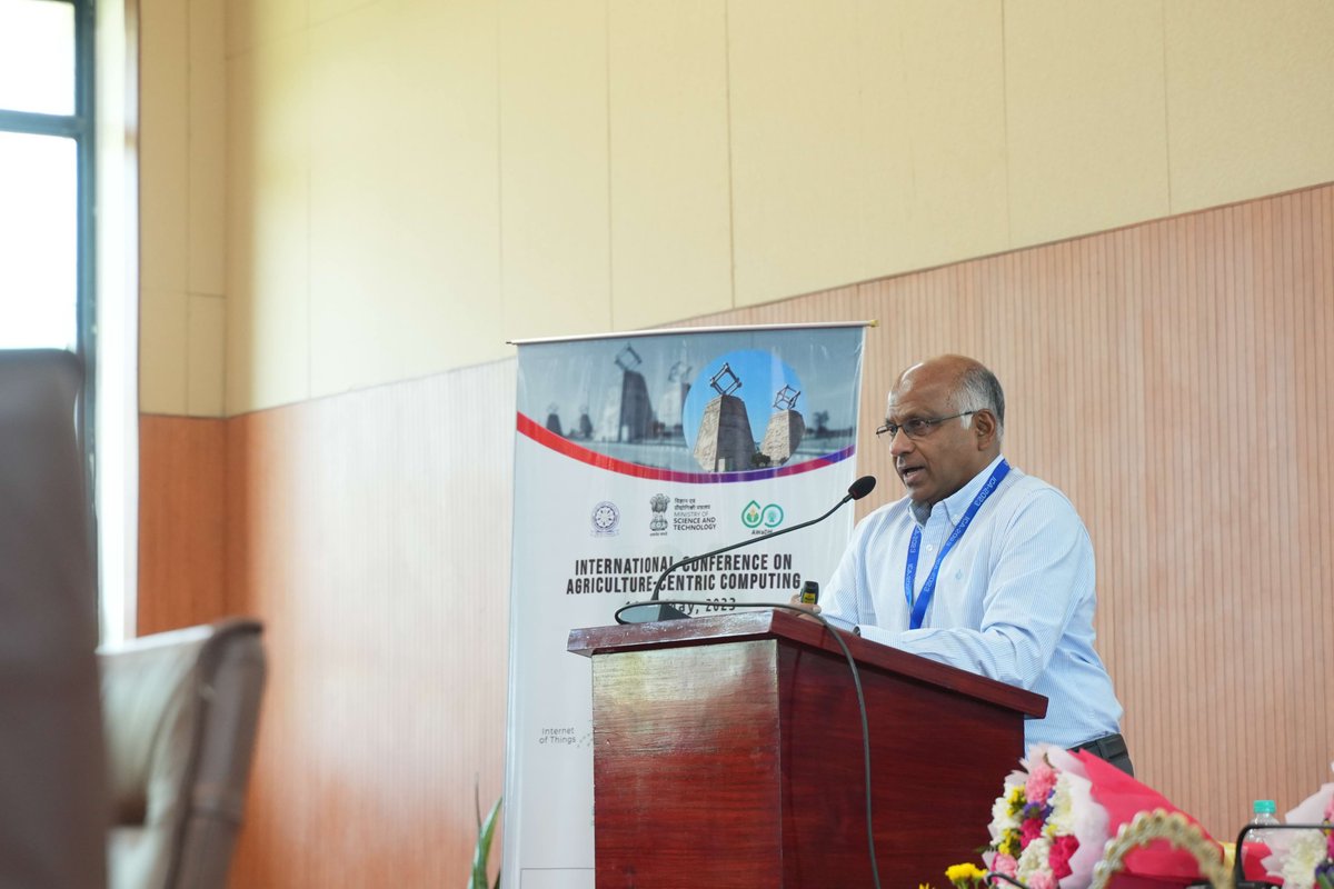 agricentcomp's tweet photo. Excited to have Prof. Athula Ginige from @westernsydneyu  as a keynote speaker on Day 1 of #ICA23. He shared insights about the significance of digital agrifood ecosystems in addressing agri challenges and how it leverages digital technologies for better outcomes. #AgriTech https://t.co/tf0MOckKgM